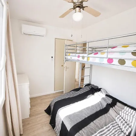 Air-conditioned With Swimming Pool And Terrace Porte Du Village Naturiste * אגדה