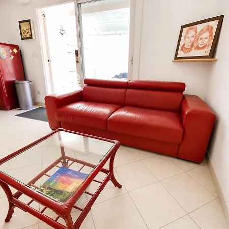 Air-conditioned With Swimming Pool And Terrace Porte Du Village Naturiste * אגדה