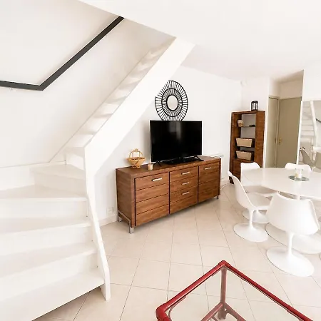 בית נופש Air-conditioned With Swimming Pool And Terrace Porte Du Village Naturiste