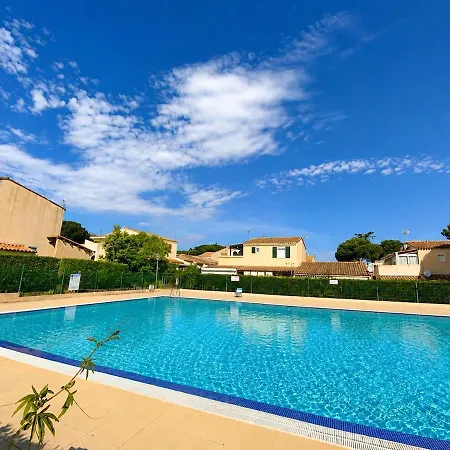 Air-conditioned With Swimming Pool And Terrace Porte Du Village Naturiste אגדה