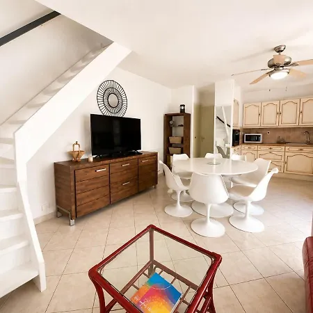 Air-conditioned With Swimming Pool And Terrace Porte Du Village Naturiste *